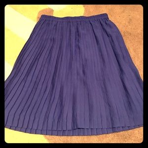 Banana Republic pleated skirt